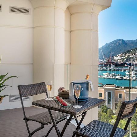 Crescent Moon Bed & Breakfast Salerno Bagian luar foto
