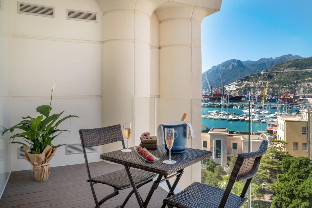 Crescent Moon Bed & Breakfast Salerno Bagian luar foto
