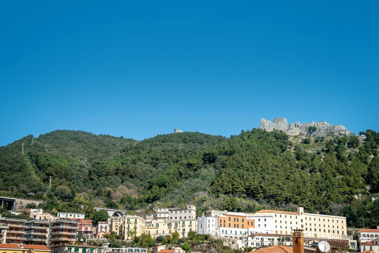 Crescent Moon Bed & Breakfast Salerno Bagian luar foto