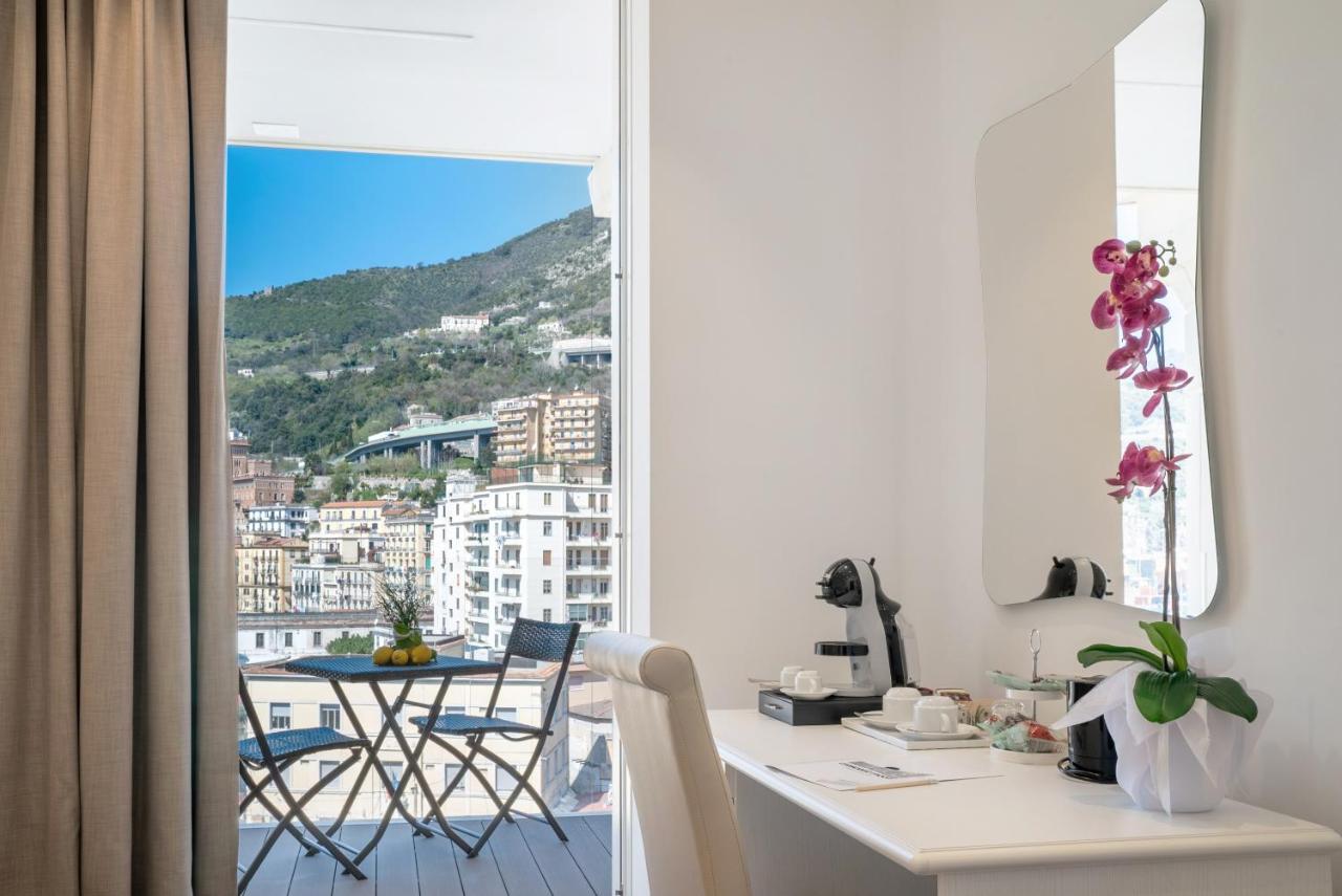 Crescent Moon Bed & Breakfast Salerno Bagian luar foto