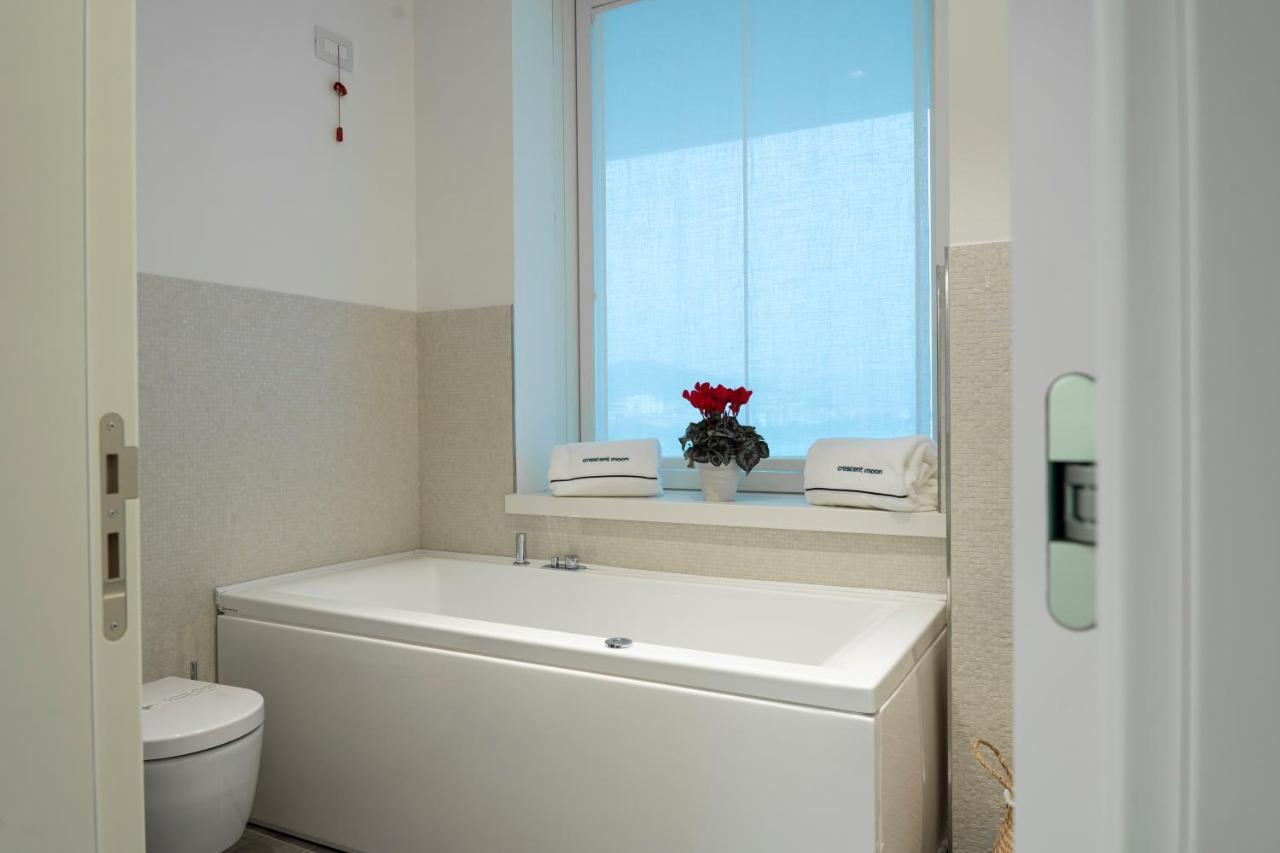Crescent Moon Bed & Breakfast Salerno Bagian luar foto