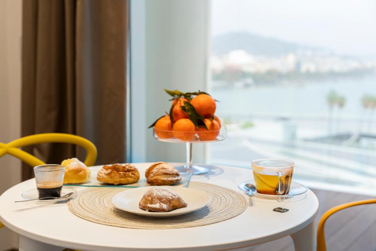 Crescent Moon Bed & Breakfast Salerno Bagian luar foto
